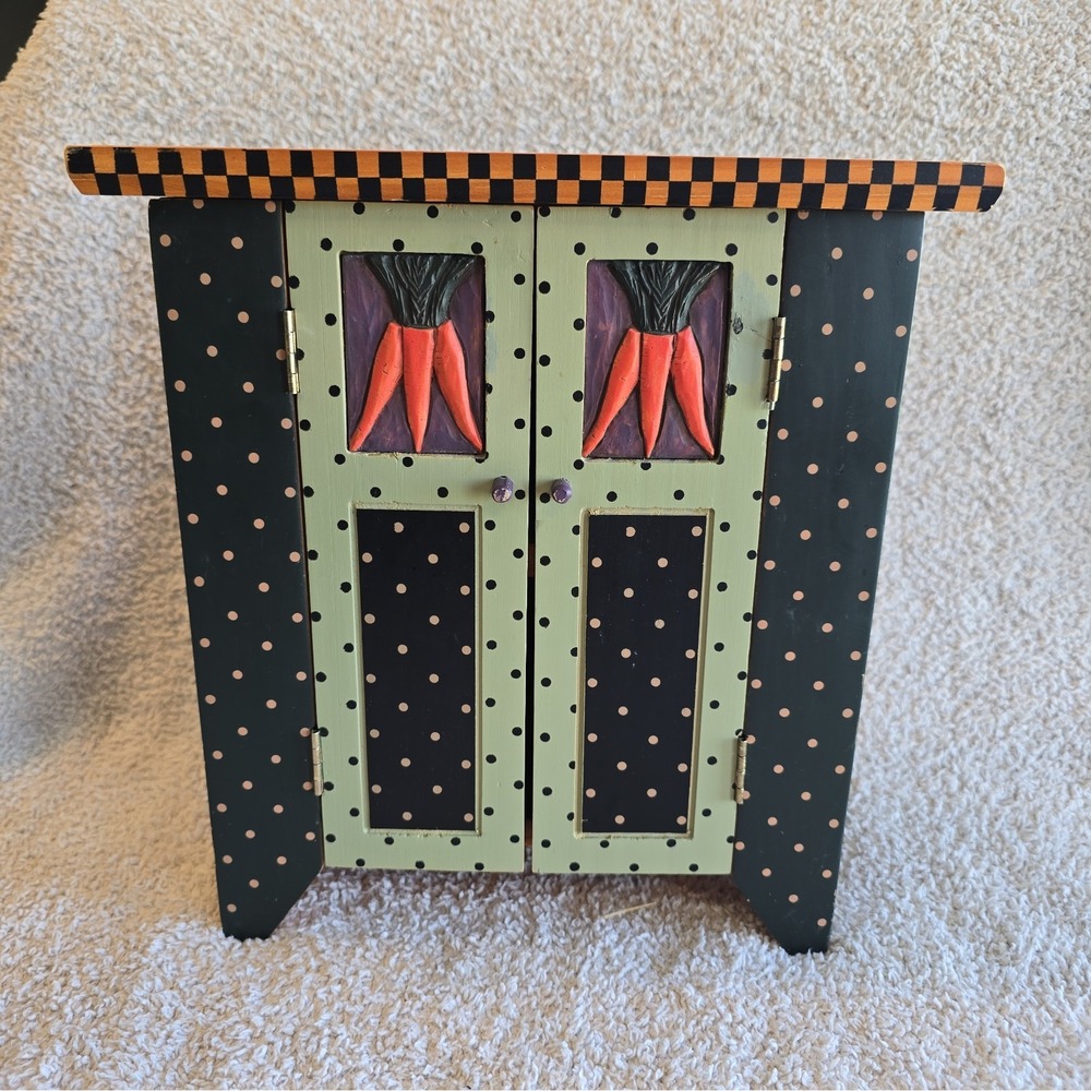 Williraye Studio Retired 1999 Primitive Americana Folk Art Carrot Cupboard